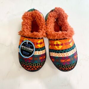 NWT Snoozies Colorful Fuzzy Slippers